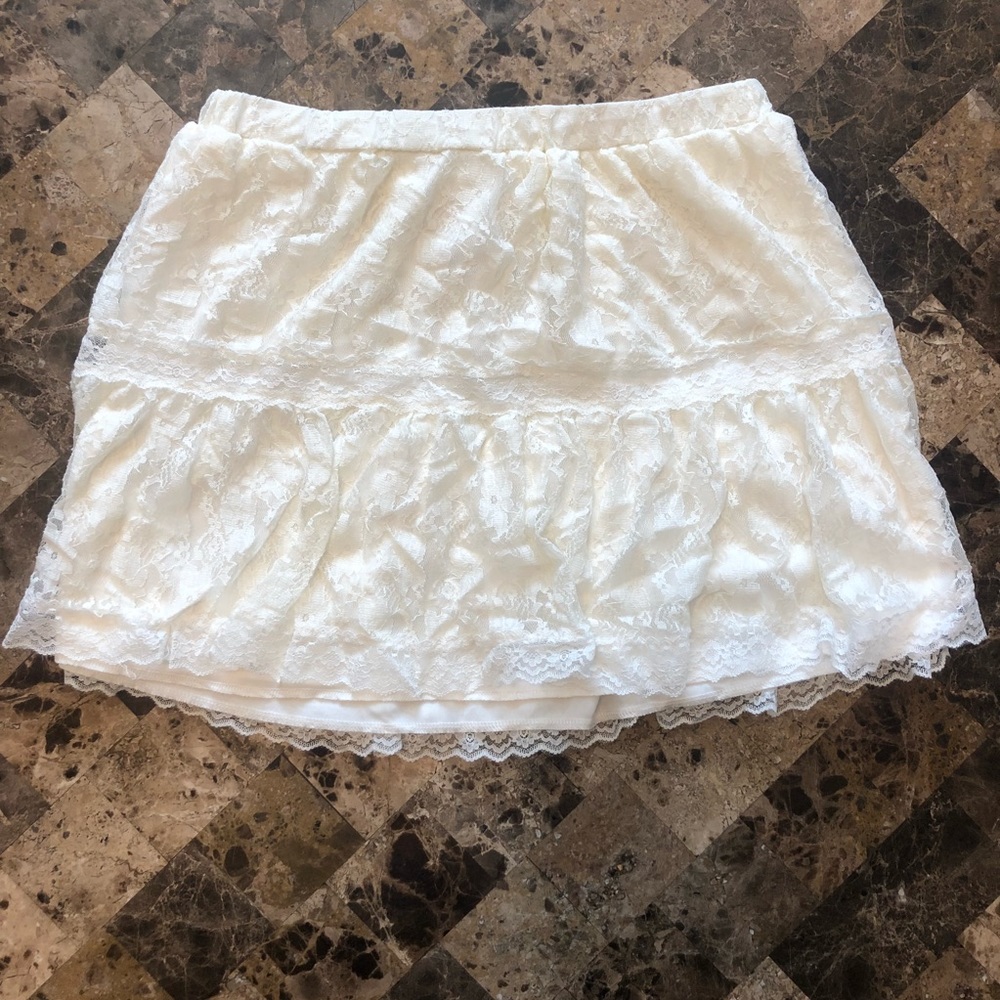 Shyanne White Lace Skirt NWT size M